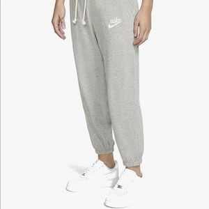 NEW Nike Women's Gym Vintage Cropped Sweatpants